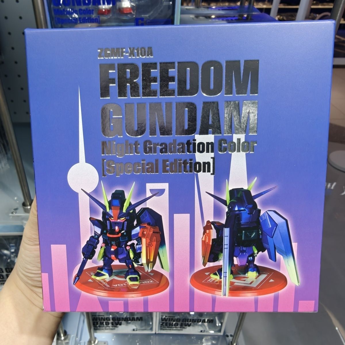 [Pre-order] QMSV Mini Freedom Night Gradation Color / Wing Iron Metallic / RX-78-2 Metallic Special Edition