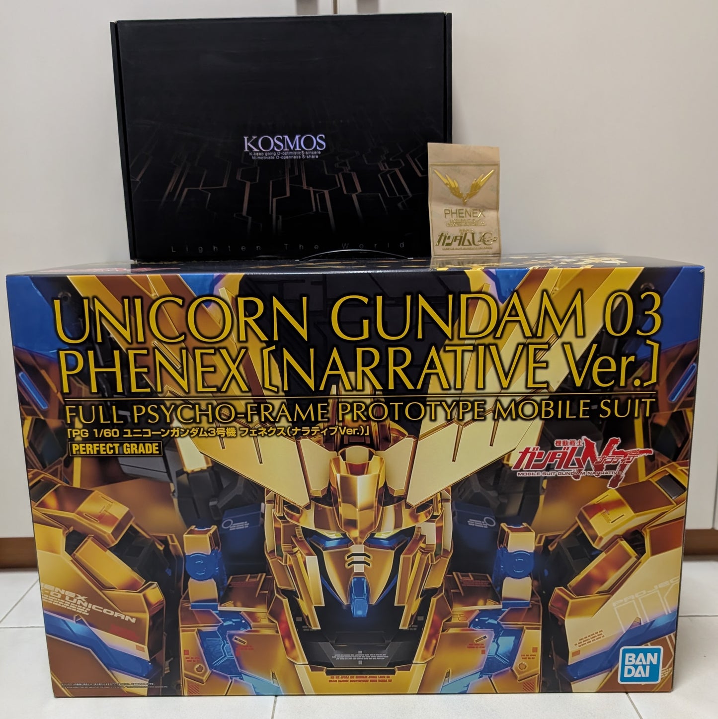 [In stock / Back-order] PBandai PG 1/100 Unicorn Gundam 03 Phenex (Narrative ver) + kosmos RGB LED + Gold Base Sticker